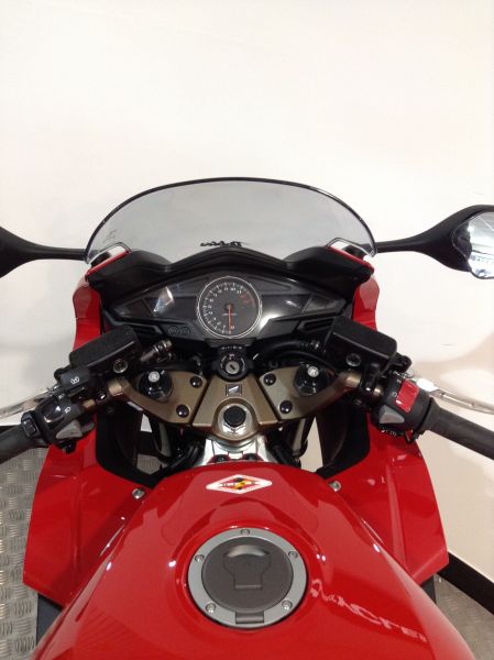 2015 HONDA VFR 800 F image 5