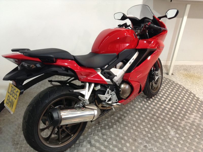 2015 HONDA VFR 800 F image 6