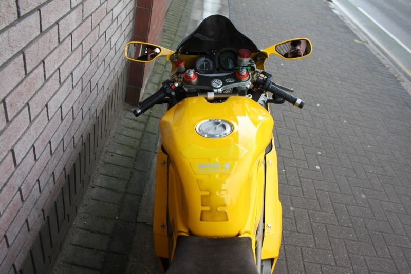 1998 Ducati 748 Biposto image 3