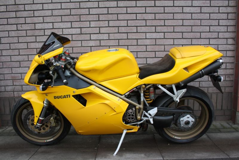 1998 Ducati 748 Biposto image 4