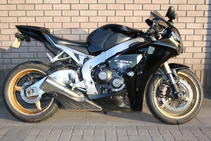 2009 Honda CBR1000 RA-A Fireblade image 1