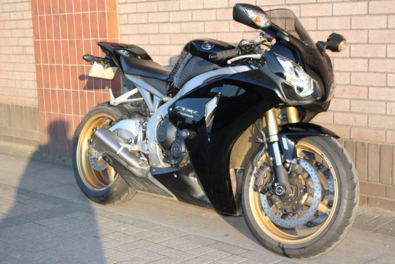 2009 Honda CBR1000 RA-A Fireblade image 2