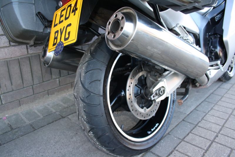 2004 Honda CBR1100 XX Blackbird image 9