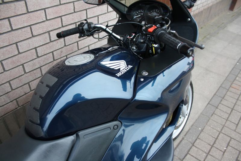 2001 Honda NT650 V Deauville image 8