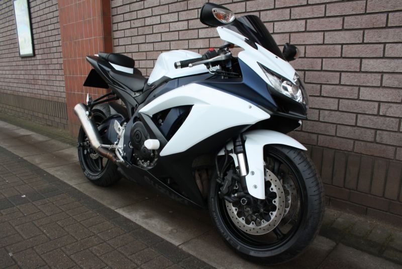 2010 Suzuki GSXR 750 L0 image 2