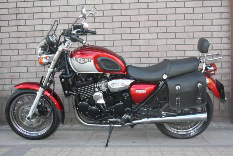 2001 Triumph Legend TT image 3