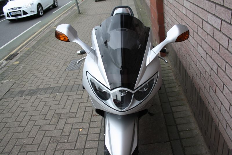 2007 Triumph Sprint ST 1050 image 4