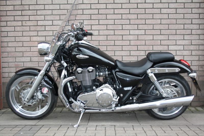 2013 Triumph Thunderbird 1600 image 3