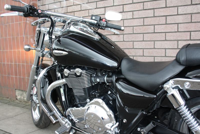 2013 Triumph Thunderbird 1600 image 6