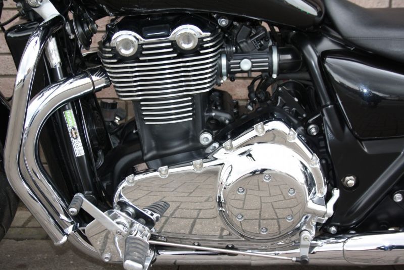 2013 Triumph Thunderbird 1600 image 9