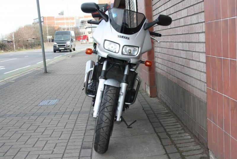 2000 Yamaha FZS600 Fazer image 4