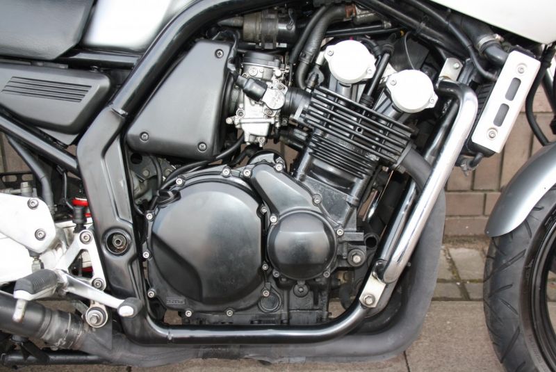 2000 Yamaha FZS600 Fazer image 8