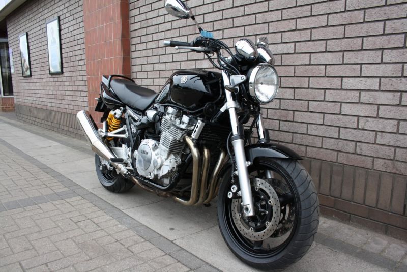 2013 Yamaha XJR 1300 image 2