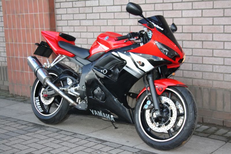 2004 Yamaha YZF R6 image 2