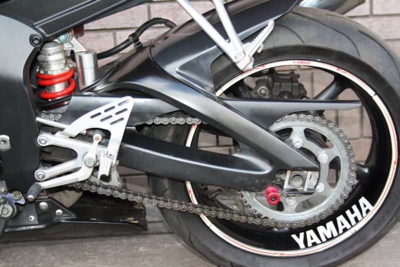 2004 Yamaha YZF R6 image 8