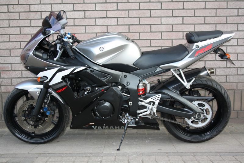 2003 Yamaha YZF R6 image 3