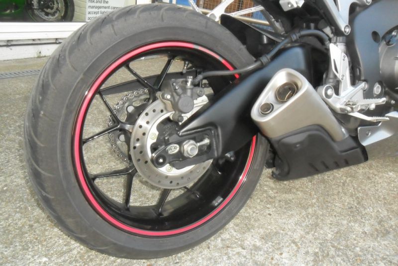 2012 Honda CBR1000RR Fireblade image 4