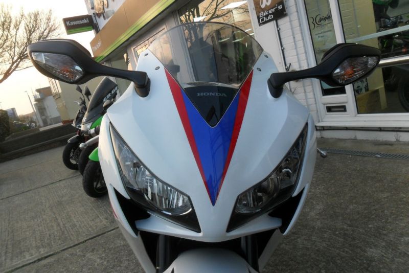 2012 Honda CBR1000RR Fireblade image 6