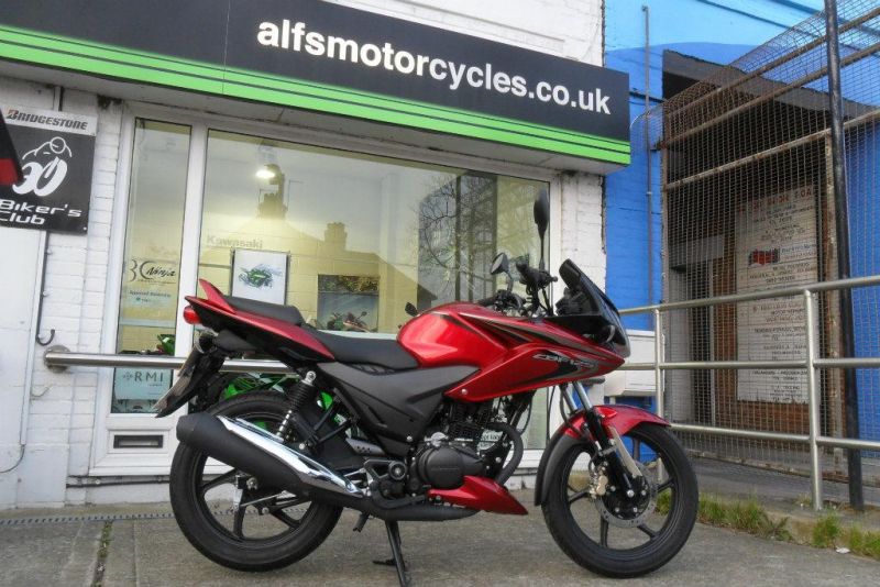 2015 Honda CBF125 image 1