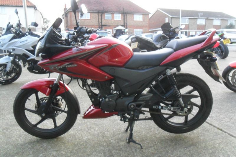 2015 Honda CBF125 image 2