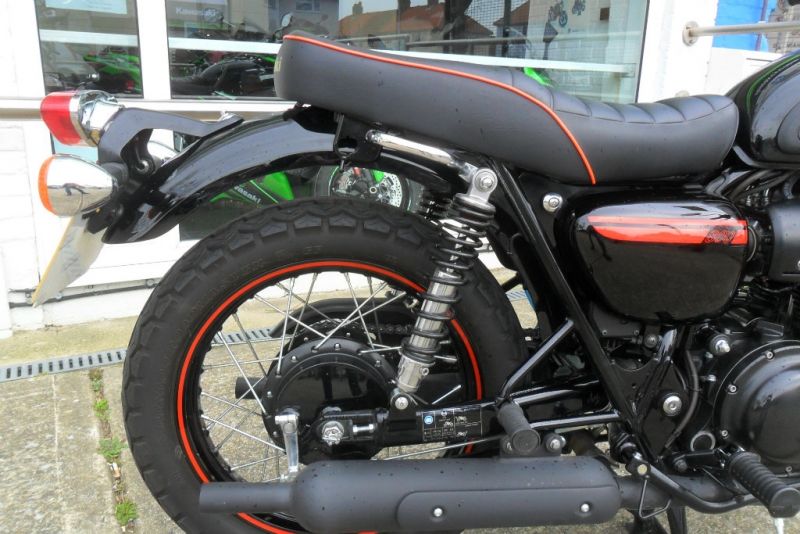 2014 Kawasaki W800 Special Edition Naked image 3