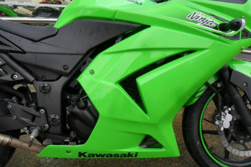2011 Kawasaki Ninja 250 R image 4