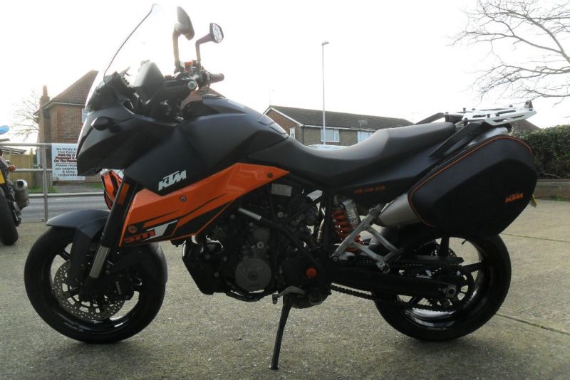 2009 KTM Supermoto 1000 T image 2