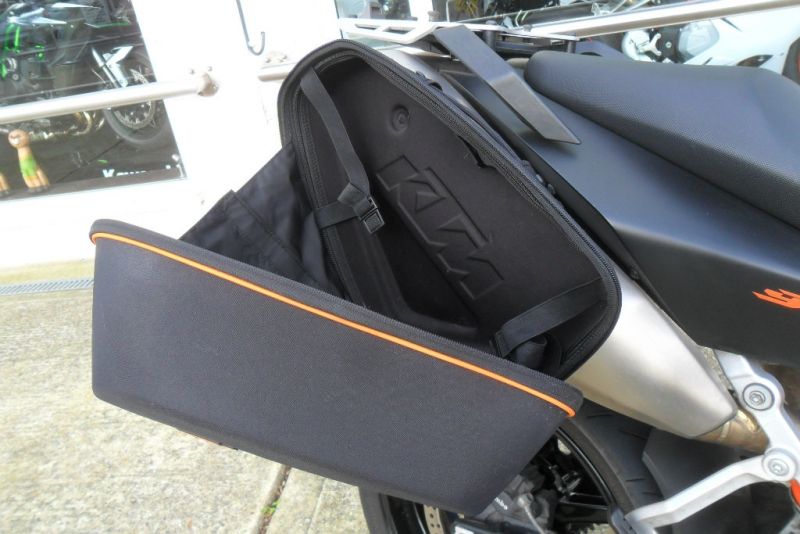 2009 KTM Supermoto 1000 T image 3