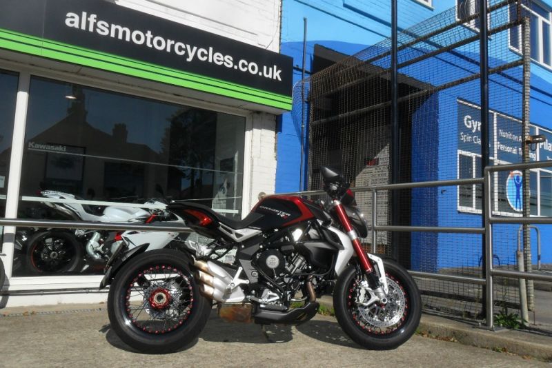 2015 MV Agusta Dragster 800 RR Naked image 1