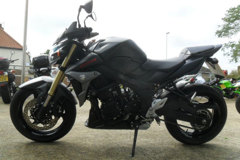 2014 Suzuki GSR750 Z Naked image 2