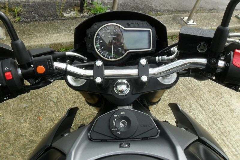 2014 Suzuki GSR750 Z Naked image 7