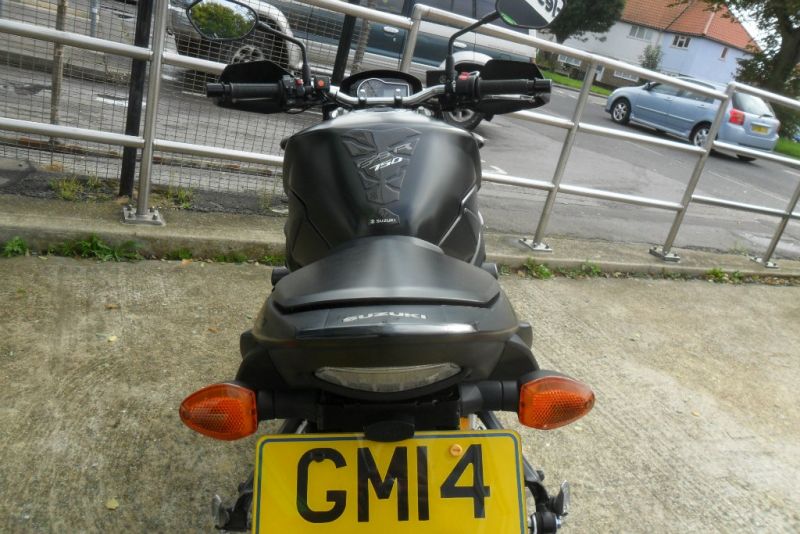 2014 Suzuki GSR750 Z Naked image 9