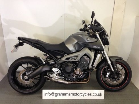 2015 Yamaha MT-09 image 1