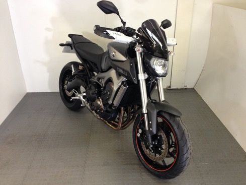 2015 Yamaha MT-09 image 3