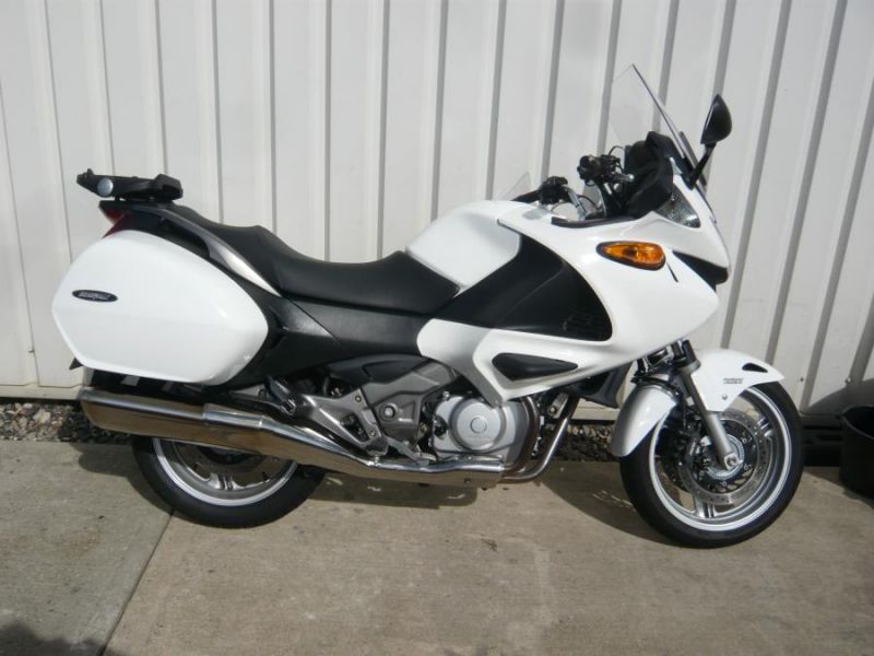 2009 Honda NT700 V-9 image 1