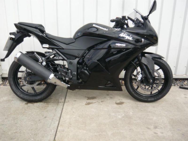 2011 Kawasaki EX250 KAF image 1