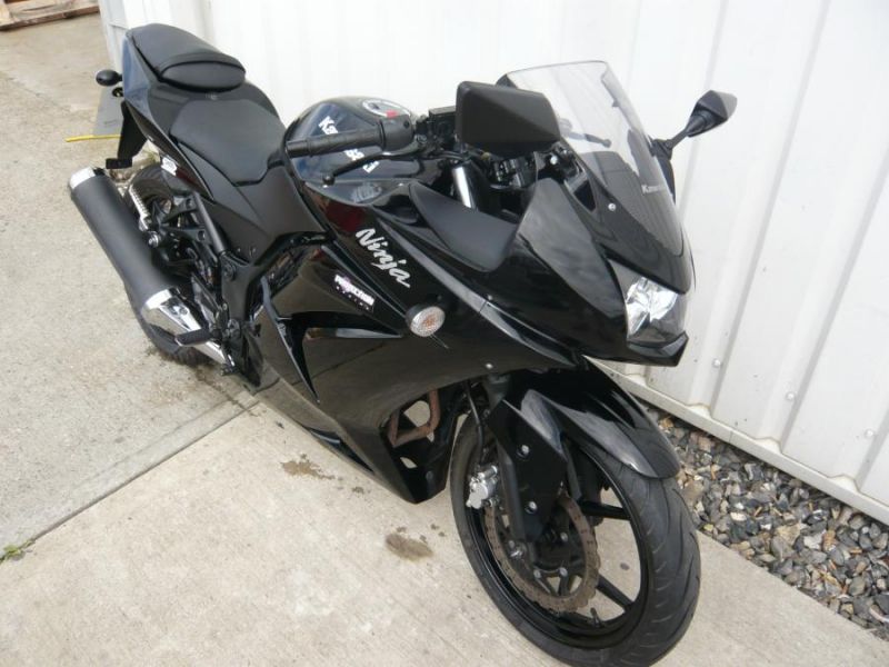 2011 Kawasaki EX250 KAF image 3