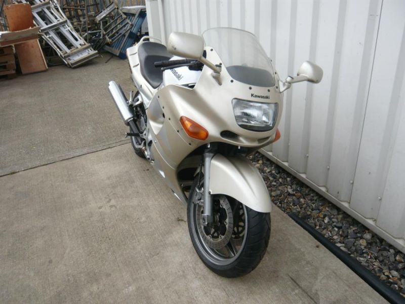 2003 KAWASAKI ZZR600 image 3