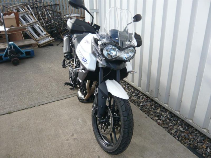 2015 Triumph Tiger 800 XTX image 3