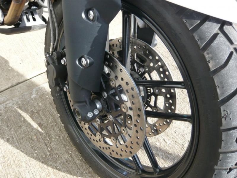 2015 Triumph Tiger 800 XTX image 5