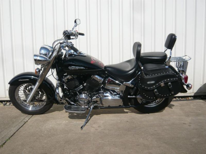 2005 Yamaha XVS650 Classic image 2