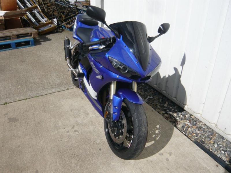 2005 Yamaha YZF R6 image 3