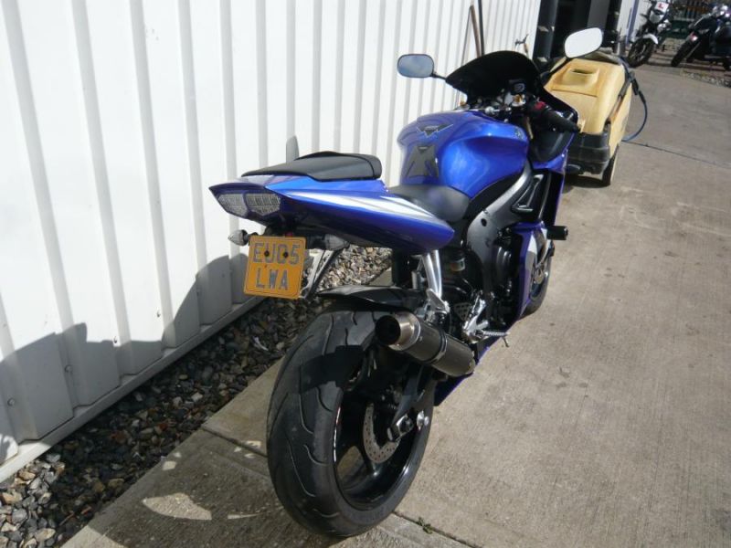 2005 Yamaha YZF R6 image 4