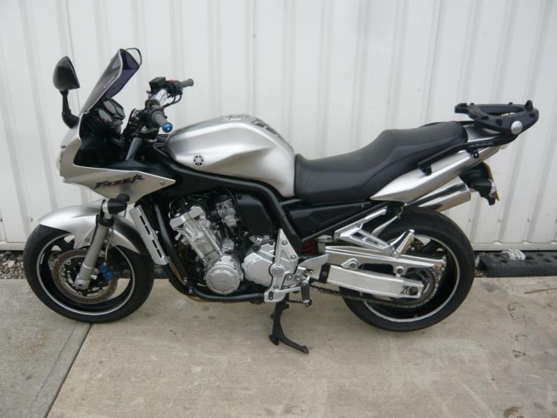 2005 Yamaha FZS 1000 Fazer image 2