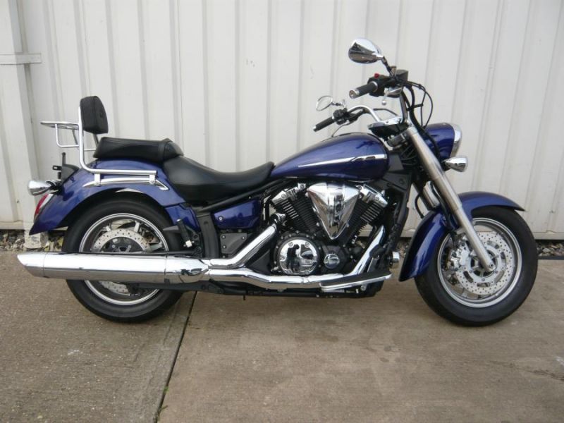2010 Yamaha XVS 1300 image 1