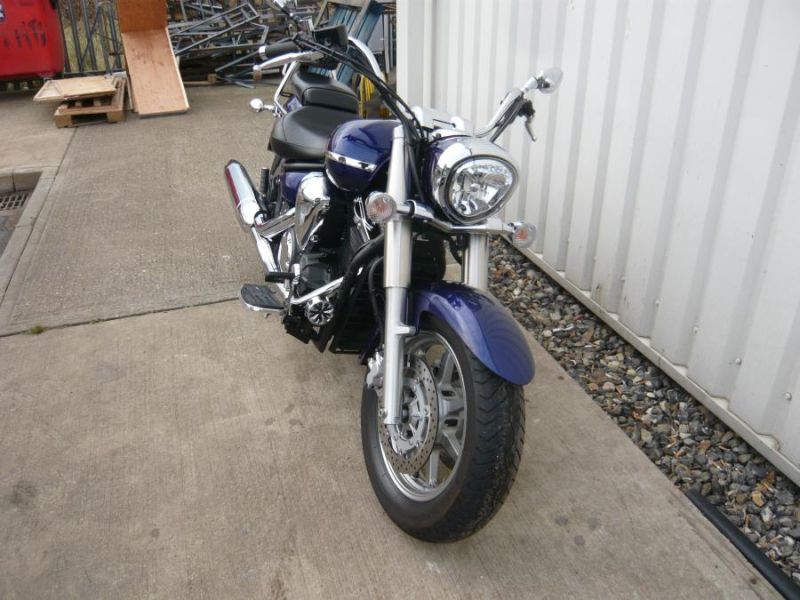 2010 Yamaha XVS 1300 image 3