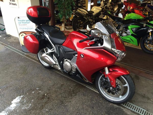 2011 Honda Vfr 1200 F-A image 2