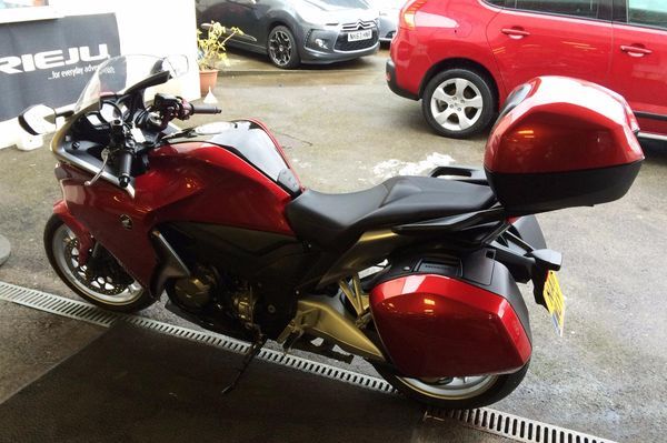 2011 Honda Vfr 1200 F-A image 4