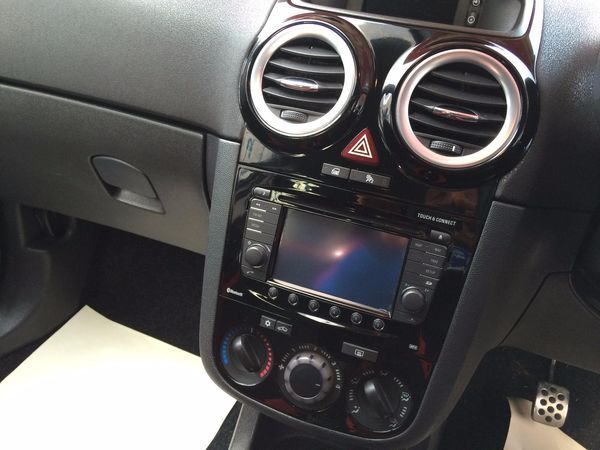 2011 Vauxhall Corsa 1.4 SRi image 6