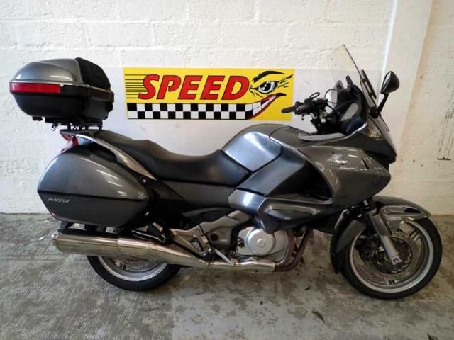 2006 HONDA NT 700 VA image 1